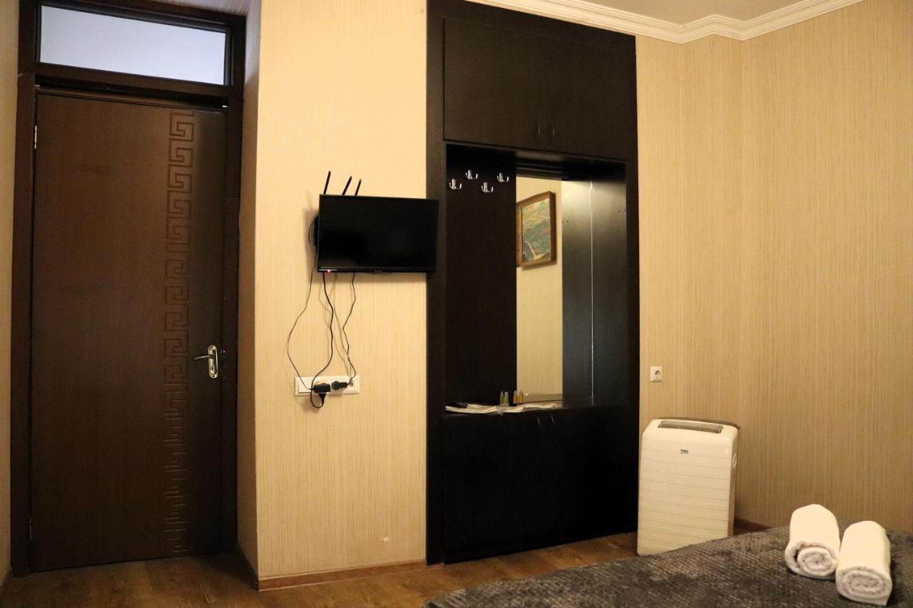 Aivani 8 Тбилиси Екстериор снимка